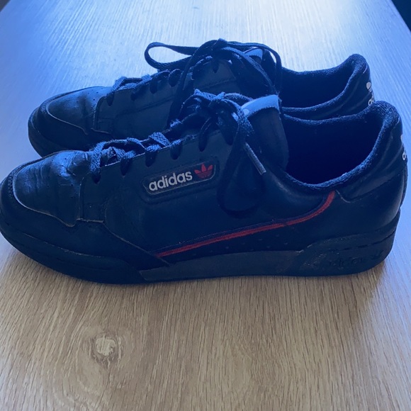 ❤️SOLD❤️ Adidas Classic Lace Up Shoes Black/ Red Leather US 6 Pre Owned EC - Picture 4 of 8